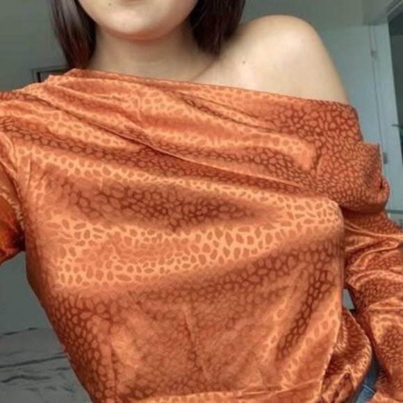 Contemporary Asymmetrical Neck Allover Jacquard Sa - Picture 7 of 7